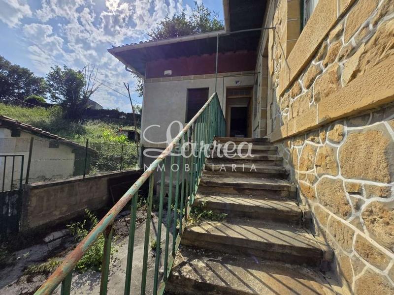 Foto afaaf7dc-9ea7-403d-95db-e3b41e4c6714. Masia amb calefacció aparcament a Iurreta