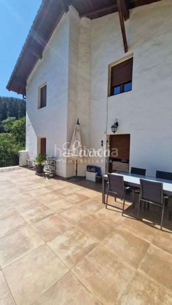 Foto 56e25694-0ac6-4d1e-b5ca-a4329d76ae2c. Casa  pareada a la venta en Zeberio