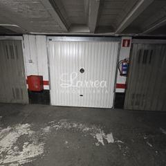 Parking coche en Amorebieta - Etxano. Se vende garaje doble cerrado en amorebieta
