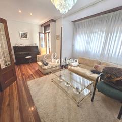 Pis a Amorebieta - Etxano. Amplia vivienda céntrica con ascensor