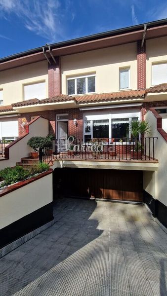 Foto ff8534dc-3f52-4109-ad41-4b78c10d9de0. Casa adossada amb calefacció aparcament a Igorre