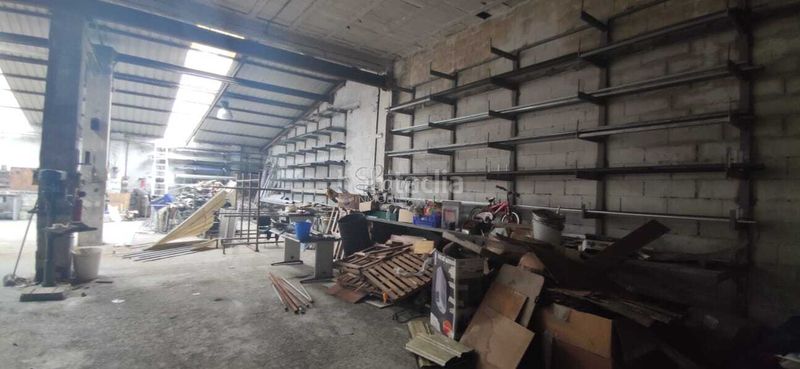 Foto f2889b5f-d0fe-4120-8eb5-ac17c319ff96. Nau industrial a Lemoa