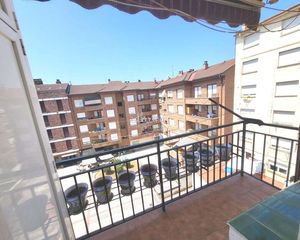 Flat in Amorebieta - Etxano. Piso muy céntrico con ascensor