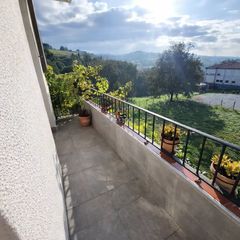 Flat in Amorebieta - Etxano. Amplio piso  local  terreno en zona privilegiada de amorebieta