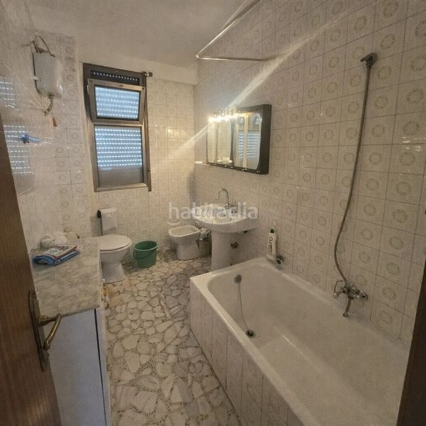 Foto eeaf41a5-c233-4dd4-bc7d-d92843cfdbe6. Piso muy centrico con ascensor en Amorebieta - Etxano