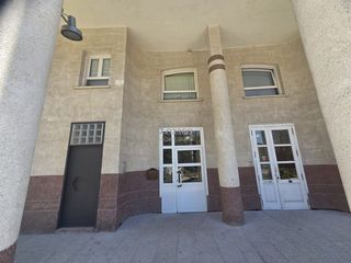 Geschäftsraum in Amorebieta - Etxano. En venta dos locales unidos con salida de humos,  en zona reside