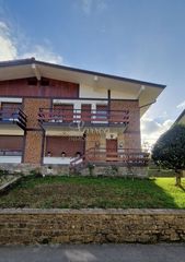Reihenhaus  Albakoa. Se vende casa adosada esquina