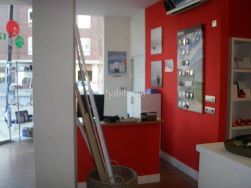 Foto b8e6c243-3d24-43ed-9f74-bea6ecf7fc19. Location local commercial avec chauffage dans Igorre