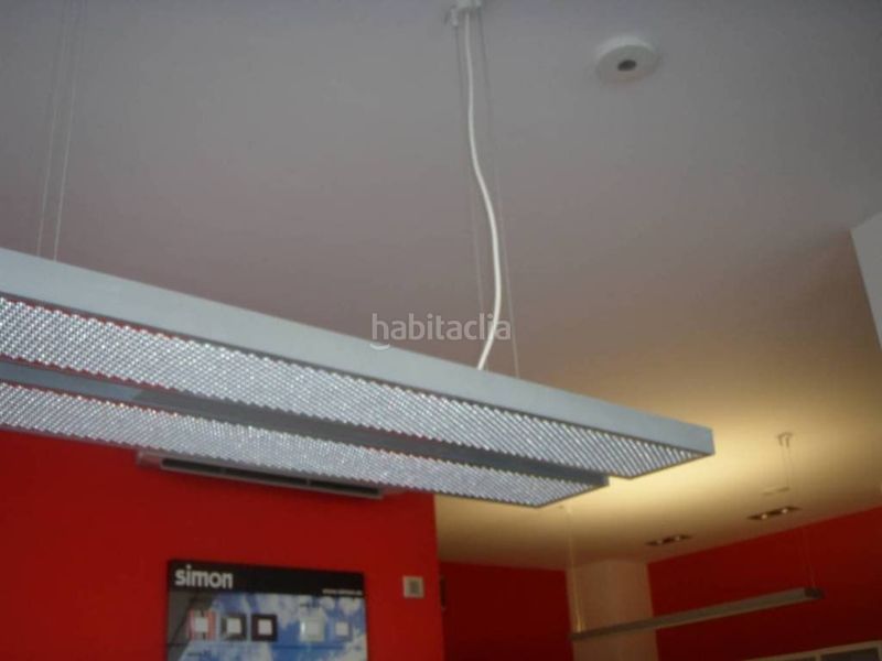 Foto f0b76c25-2591-47b6-9772-e014b36a1921. Location local commercial avec chauffage dans Igorre
