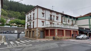Lloguer Local Comercial a Dima. Se alquila barrestaurante en el centro de dima taberna barri