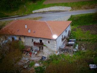 Casa a Dima. Caserío en venta. dima