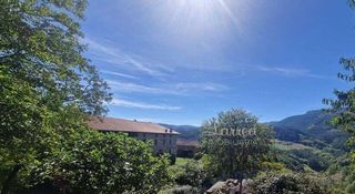 House in Zeanuri. Zona uribe caserio en venta con 16.000 metros cuadrados de terre