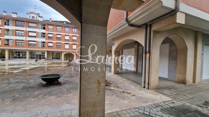 Foto d85b42f5-da48-456c-aec2-8d89307bde51. Rent business premise in Lemoa