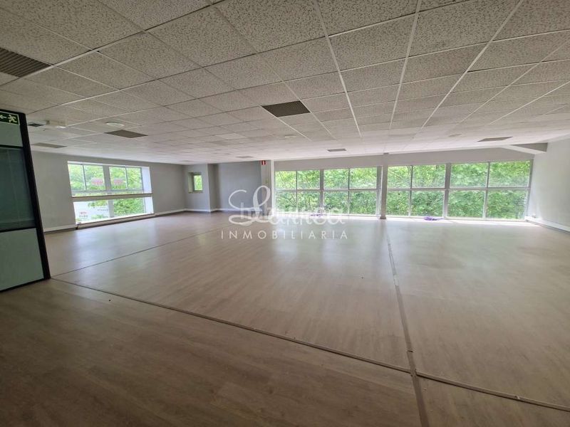 Foto 32a511f9-3c76-4439-a346-01b8334684ca. Rent office space with heating in Igorre