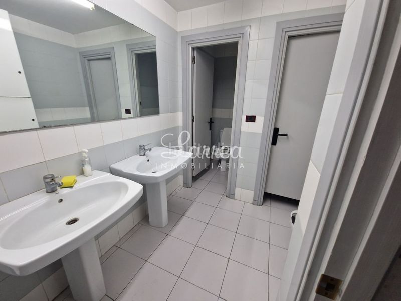 Foto 90e3447e-7aae-496d-9255-70ff6ce9e41c. Rent office space with heating in Igorre