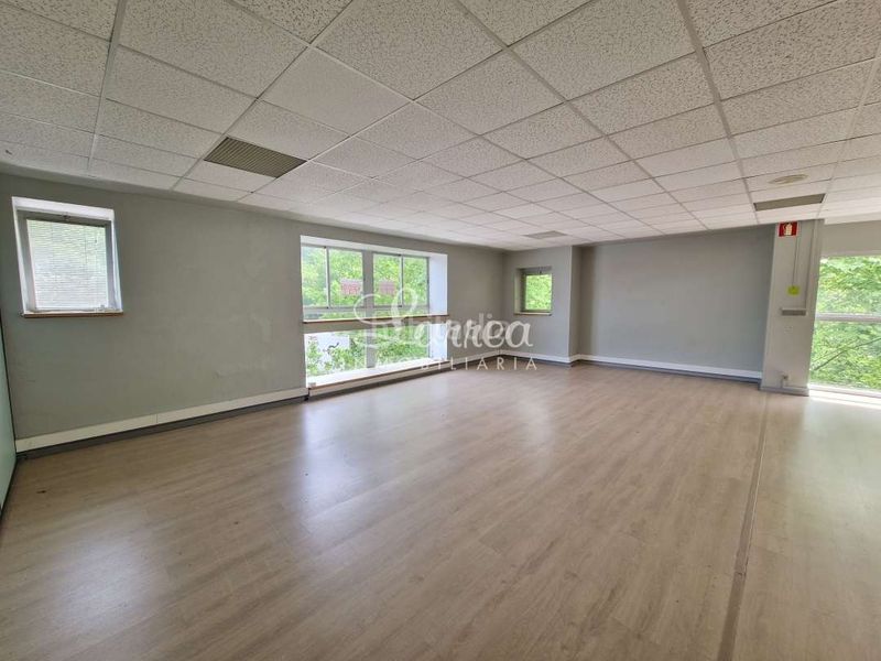 Foto eab56f1b-1232-4ae2-9158-5cfa14f49711. Rent office space with heating in Igorre
