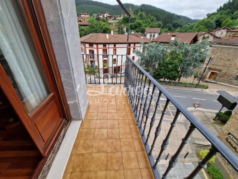 Foto 80fe2203-f773-48e2-8b15-da8c1974b3bd. Àtic amb calefacció aparcament a Zeanuri