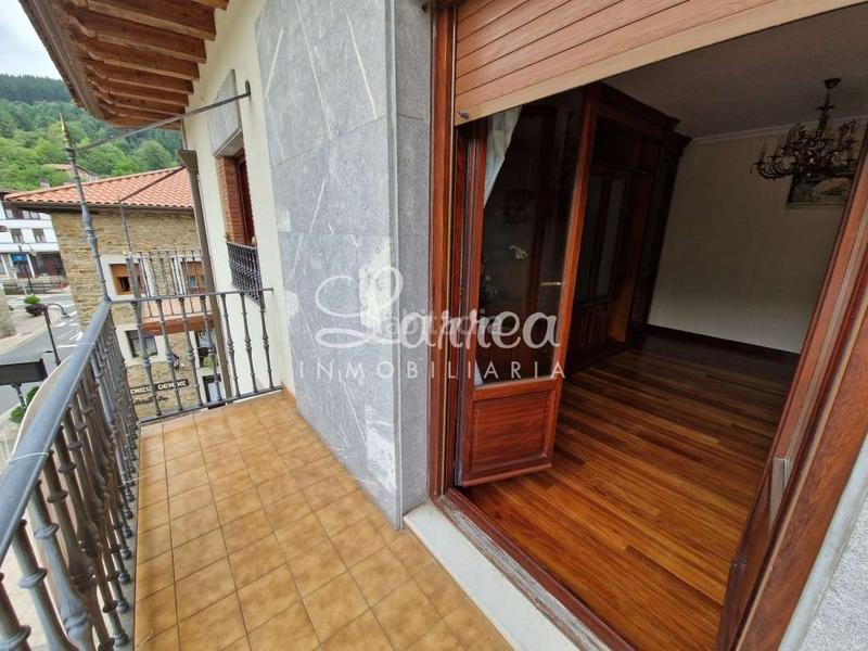 Foto a22c1098-ead0-4fea-9f1e-6c9082ef1e14. Àtic amb calefacció aparcament a Zeanuri