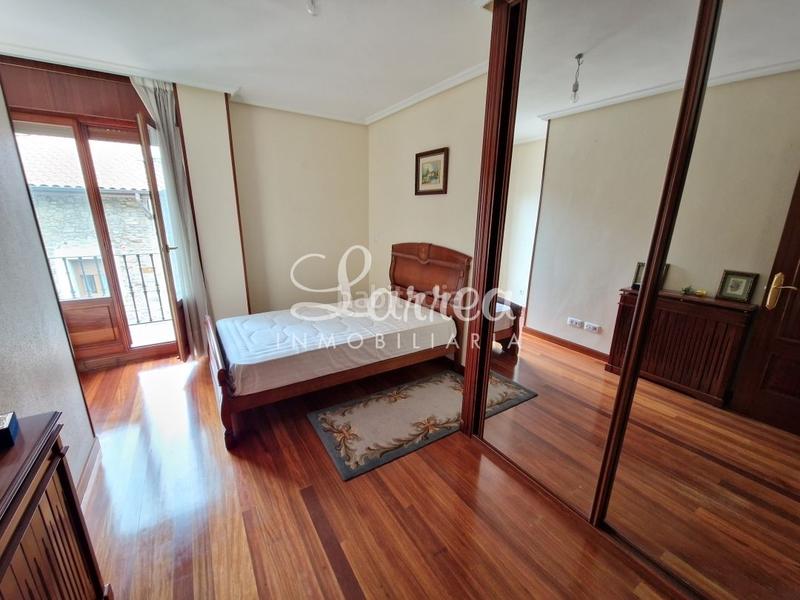 Foto cbbe0e29-94ae-4478-974e-d38c357fa509. Àtic amb calefacció aparcament a Zeanuri