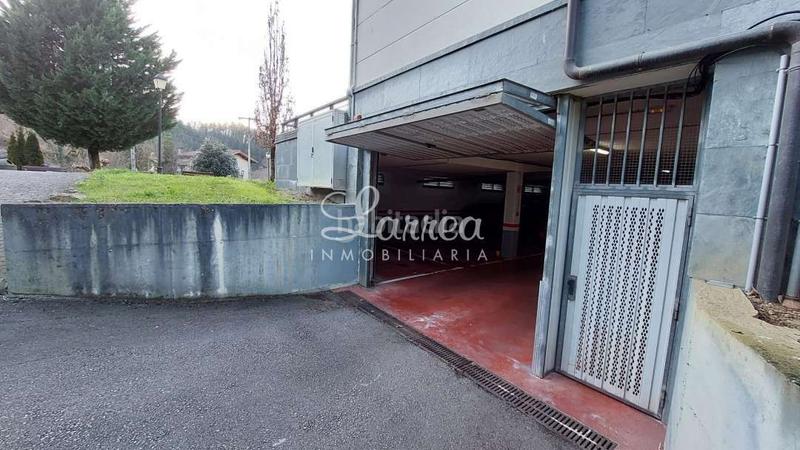 Foto 49305451-68a0-43f1-83fd-2ac8fdfb4ae8. Aparcament cotxe a Dima