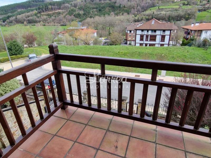 Foto 6c756a52-95a6-4e29-af1e-365c3e589f59. Casa aparellada amb calefacció aparcament a Areatza