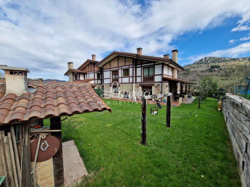 Foto be4b4f78-617e-46d8-bf25-283740de3267. Casa aparellada amb calefacció aparcament a Areatza