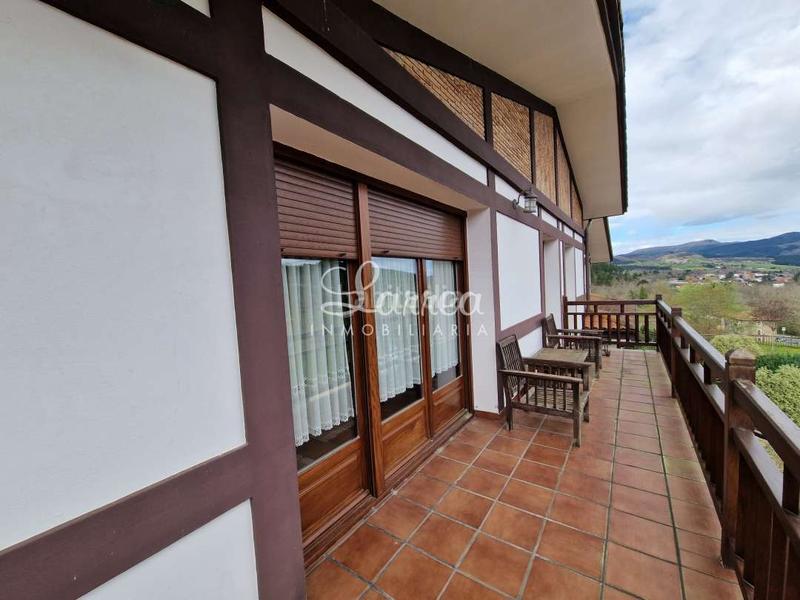 Foto c2fd759c-c42f-4b08-9b69-88f3118e4efa. Casa aparellada amb calefacció aparcament a Areatza