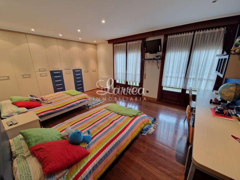Foto c4a2dc0f-78ea-49b4-adf0-ba6bd00027a1. Casa aparellada amb calefacció aparcament a Areatza