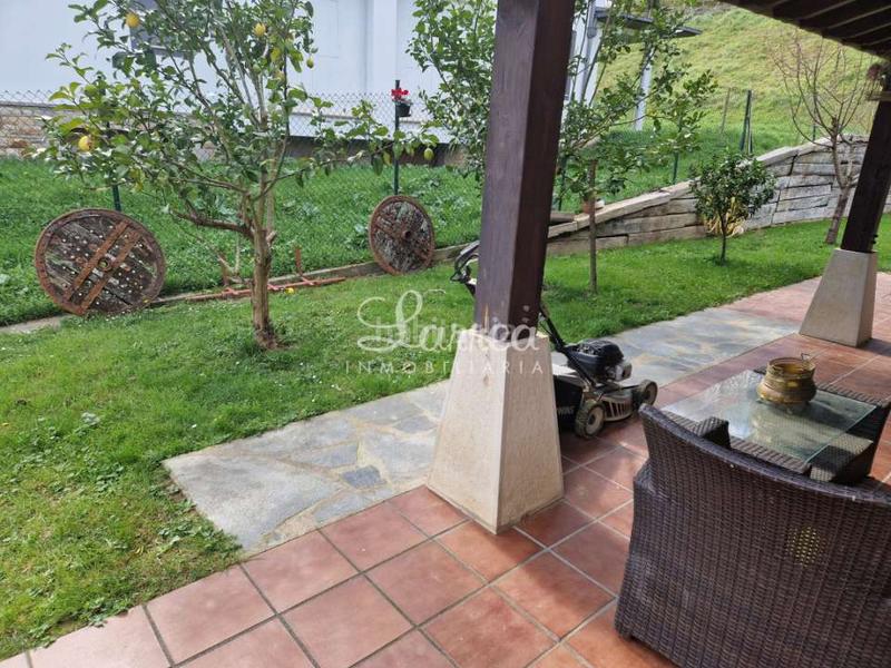 Foto d31ce01e-02a4-4097-985a-b2141e83af58. Casa aparellada amb calefacció aparcament a Areatza