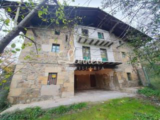 Masia a Amorebieta - Etxano. Caserio unifamiliar