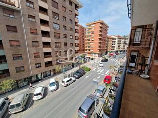Appartement à Zamakoa kalea 8. Piso céntrico y exterior en galdakao