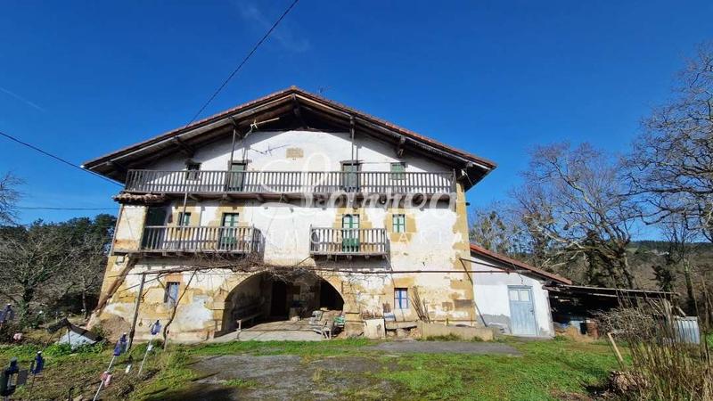 Foto 24425919-ef11-4640-b5c2-60f8380fe23b. Masia amb aparcament a Larrabetzu