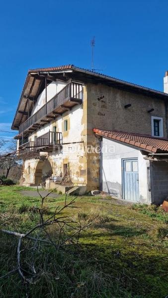 Foto e601a952-7435-4ff1-80b8-11c42420cecf. Masia amb aparcament a Larrabetzu