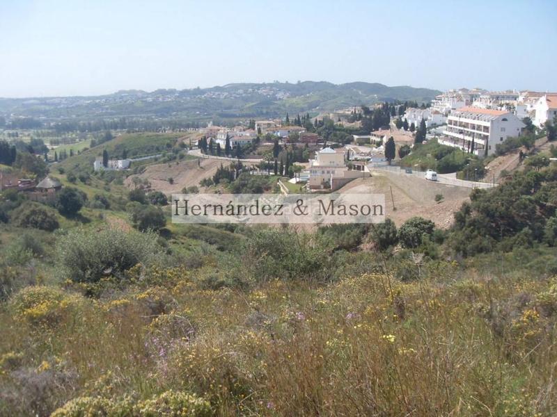 Foto 465d8f1e-f971-4097-a96b-43bf7e17433e. Terreno residencial parcela en venta golf-cala golf en Mijas