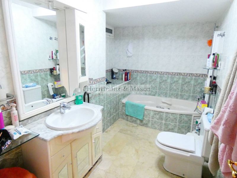 Foto 08c860c8-899b-4caf-b098-eced83617d5f. Casa amb calefacció aparcament piscina a Hacienda Torrequebrada Benalmádena