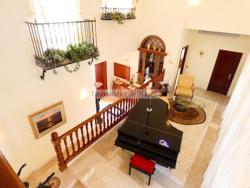 Foto 39cf5a5d-d06f-4d8b-8a6d-78d24f7445e2. Casa amb calefacció aparcament piscina a Hacienda Torrequebrada Benalmádena