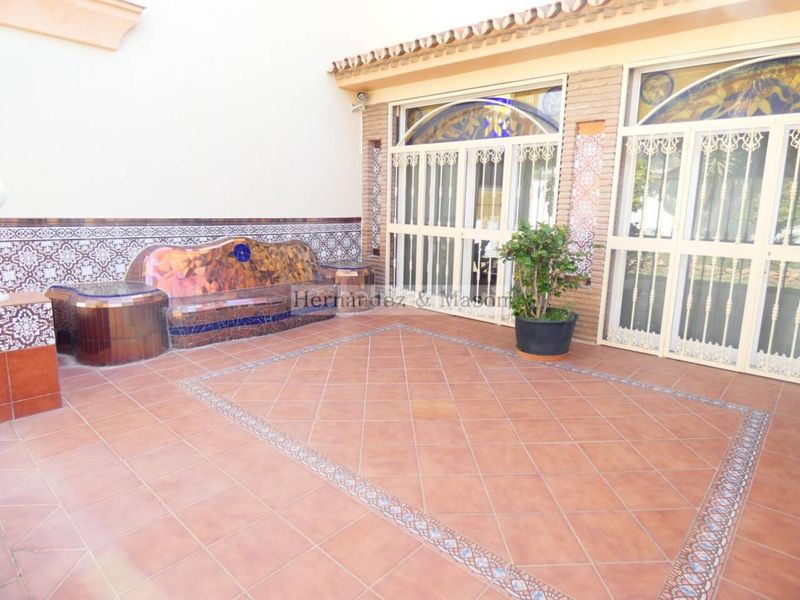 Foto 9aa6149c-4ef0-42b0-9f7c-9e82a14ba6c8. Casa amb calefacció aparcament piscina a Hacienda Torrequebrada Benalmádena