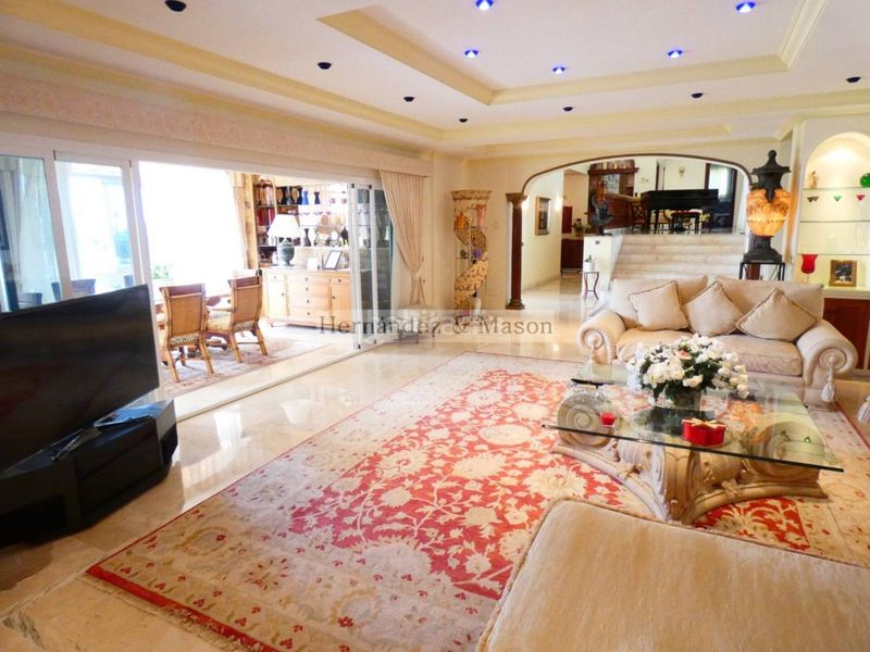 Foto a8b0bb76-6130-44b9-a249-ab210e2ecf65. Casa amb calefacció aparcament piscina a Hacienda Torrequebrada Benalmádena