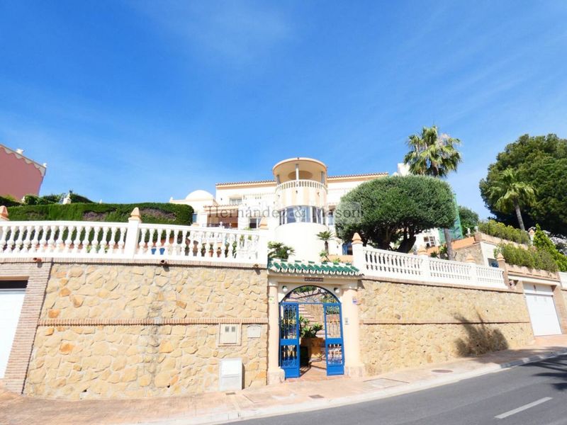Foto d19376e0-18e4-4d92-8cf7-c143055f4021. Casa amb calefacció aparcament piscina a Hacienda Torrequebrada Benalmádena