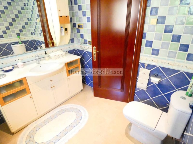Foto e42f55d7-cf3c-4800-917c-60e900b022b0. Casa amb calefacció aparcament piscina a Hacienda Torrequebrada Benalmádena