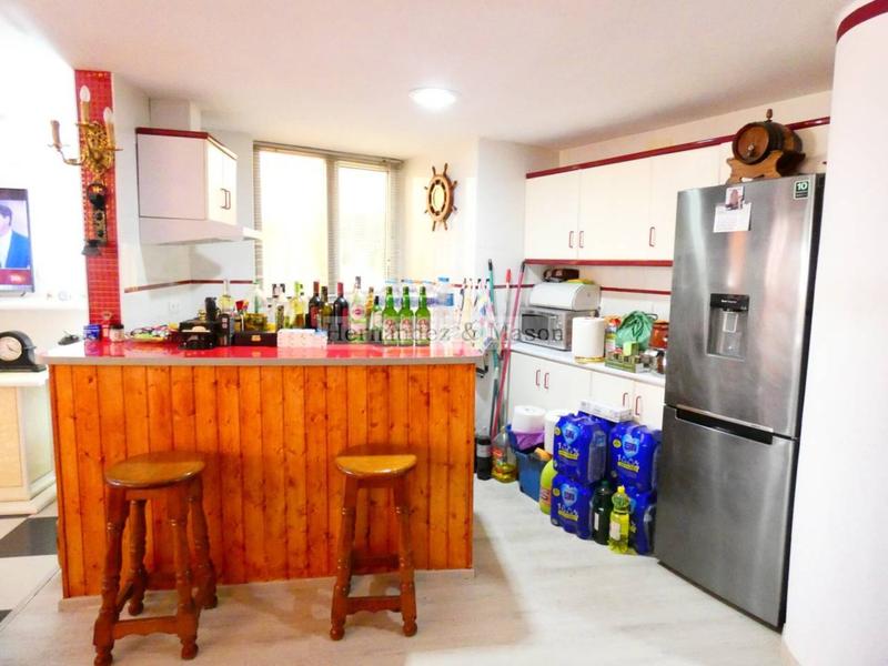 Foto b45b2f72-f666-4059-b4de-9d3a5ef2e848. Piso  en venta en El Bajondillo en El Bajondillo Torremolinos