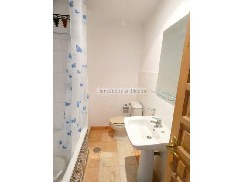 Foto f418a22d-3ce3-4652-a293-5db467623b34. Estudi amb piscina a La Carihuela - Los Nidos Torremolinos