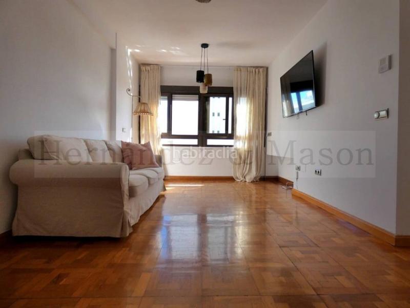 Foto 08c3647f-1720-48e4-bd83-643929d4f10d. Location appartement avec parking piscine dans Puerto Marina Benalmádena