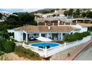 Chalet  Calle marlen. Villa en benalmádena