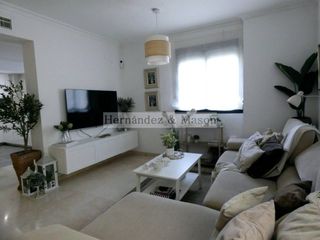 Casa aparellada  Avenida inmaculada concepción. Casa familiar de 4 plantas en arroyo.