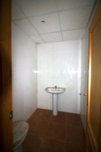 Foto f923556a-146e-4ea8-8845-b9b69297edfd. Location local commercial dans avenida pierre de coubertin 3 dans Cáceres