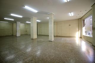 Business premise in Calle Eladia Montesino-Espartero 4