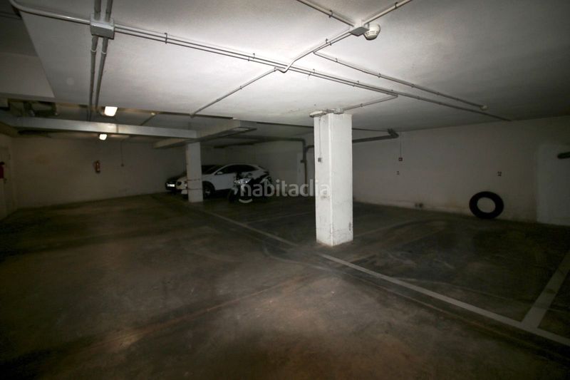 Foto b1e9471a-8455-4c4a-8a45-38ab934b59a9. Parking coche en calle la carrera 2a en Centro Cáceres