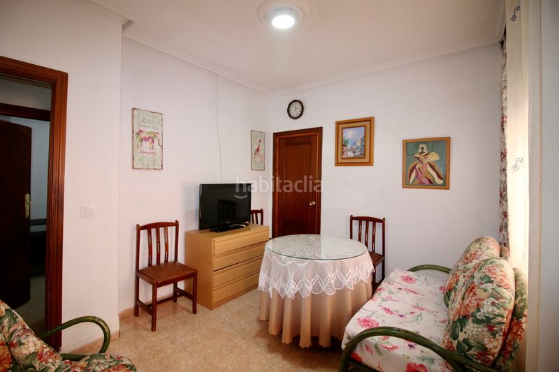 Foto 14a921ab-435c-4bb5-8bd4-0a5a4a8184e8. Alquiler piso en avenida de españa 15 estudiantes. varios pisos, diferentes precios en Cáceres