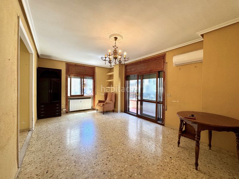 Foto b3b75516-213c-4dae-be3a-7fcb141018fd. Etagenwohnung in avenida antonio hurtado 15 in Centro Cáceres